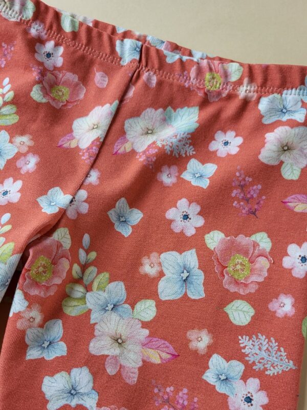 Kurz-Leggings Blumen koralle Gr.110
