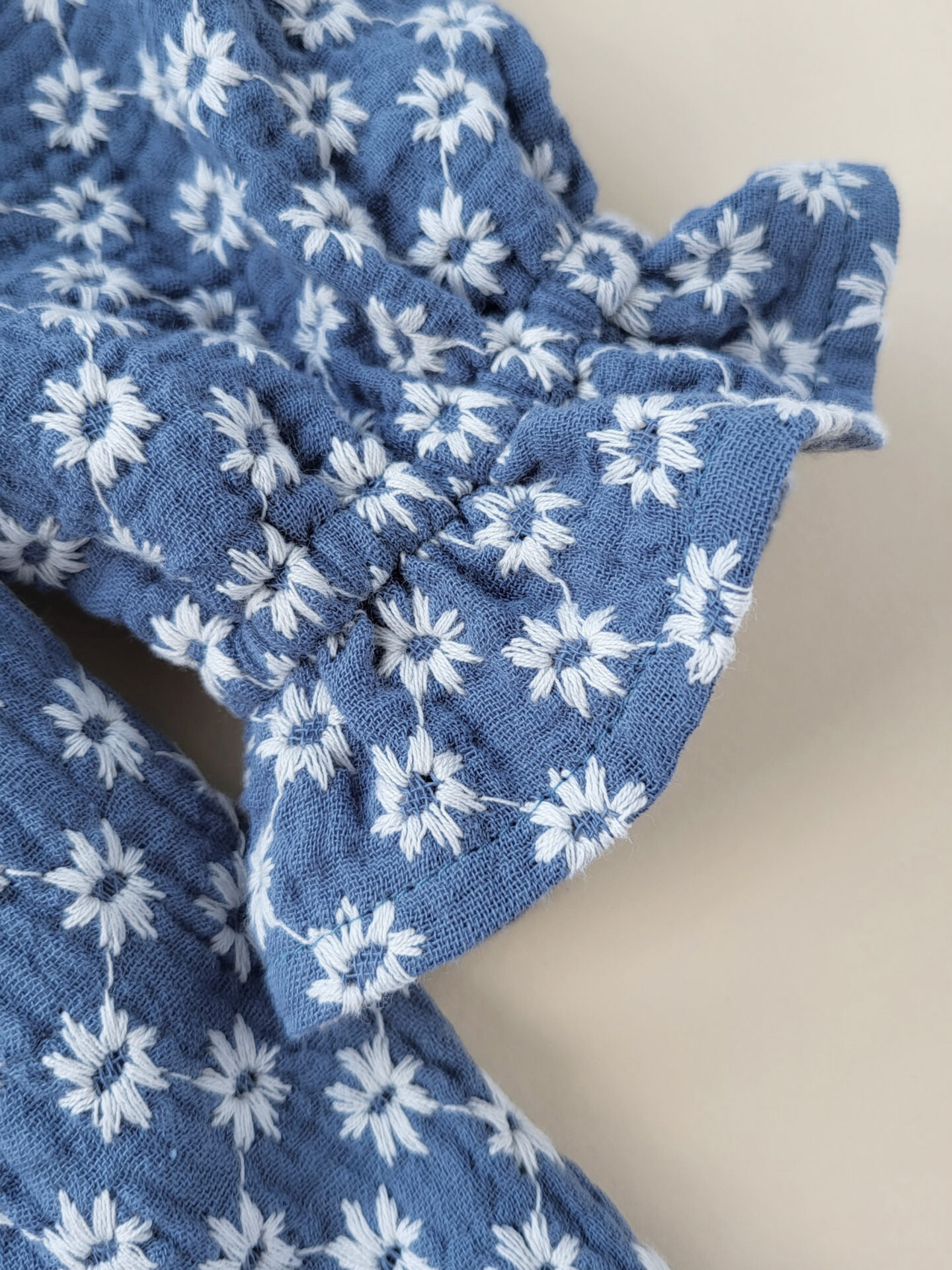 Kräuselkleid mit Volant Gr. 122 – Bild 4