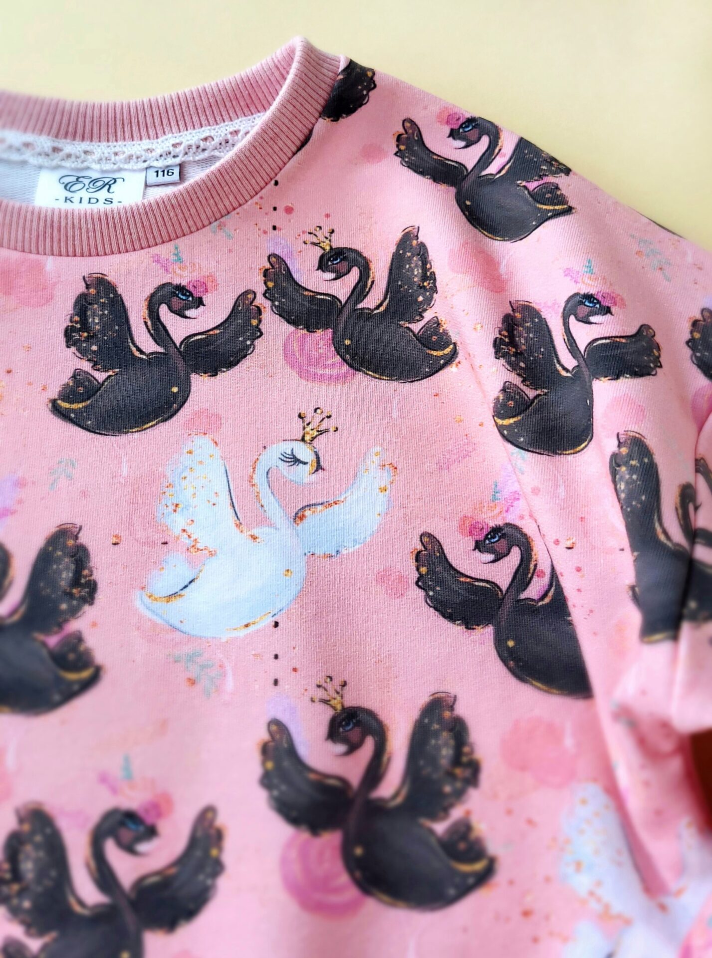 Oversized Sweater Black/White Swan Gr. 116