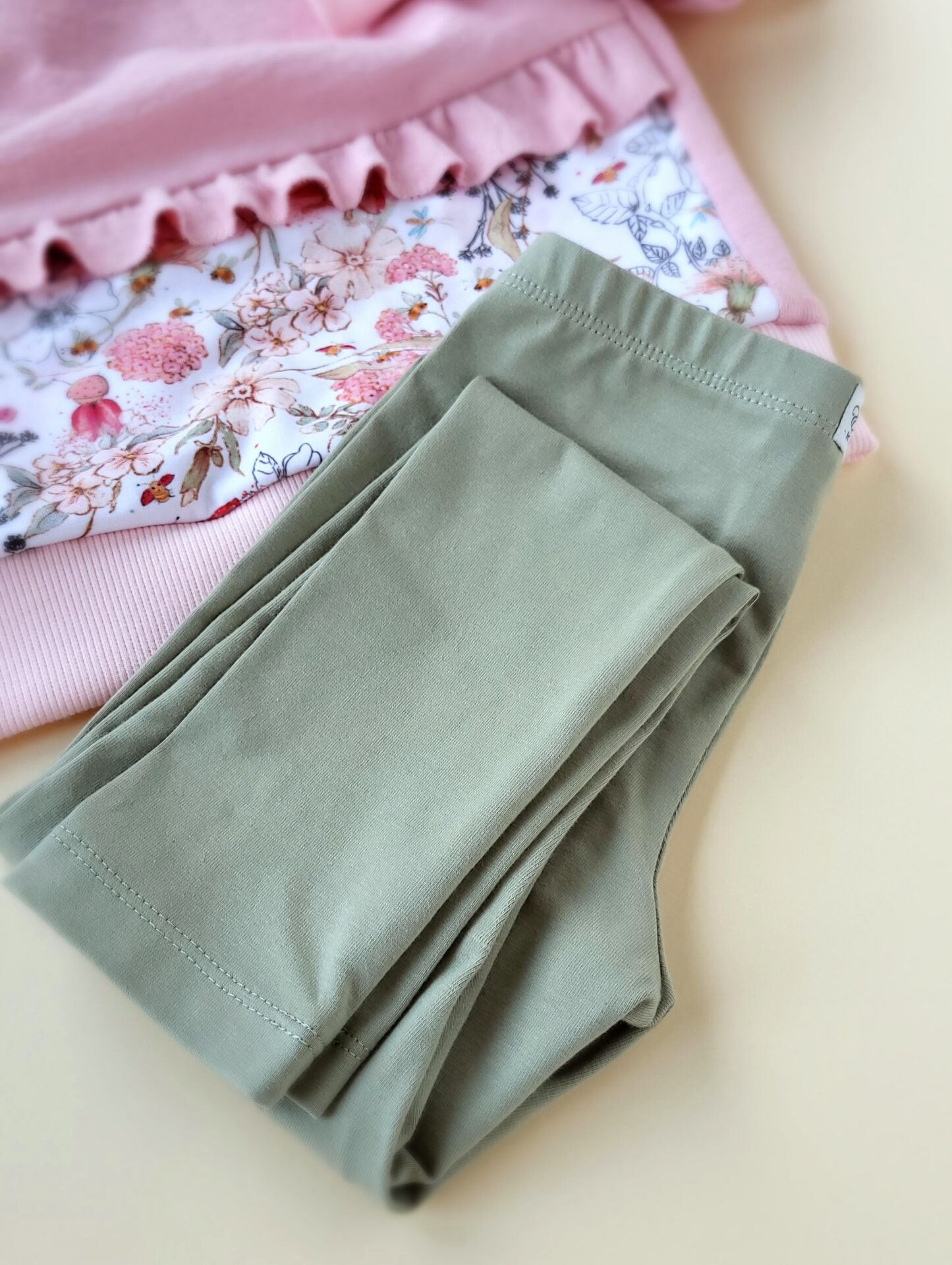 Leggings Helle Olive Gr. 110 – Bild 3