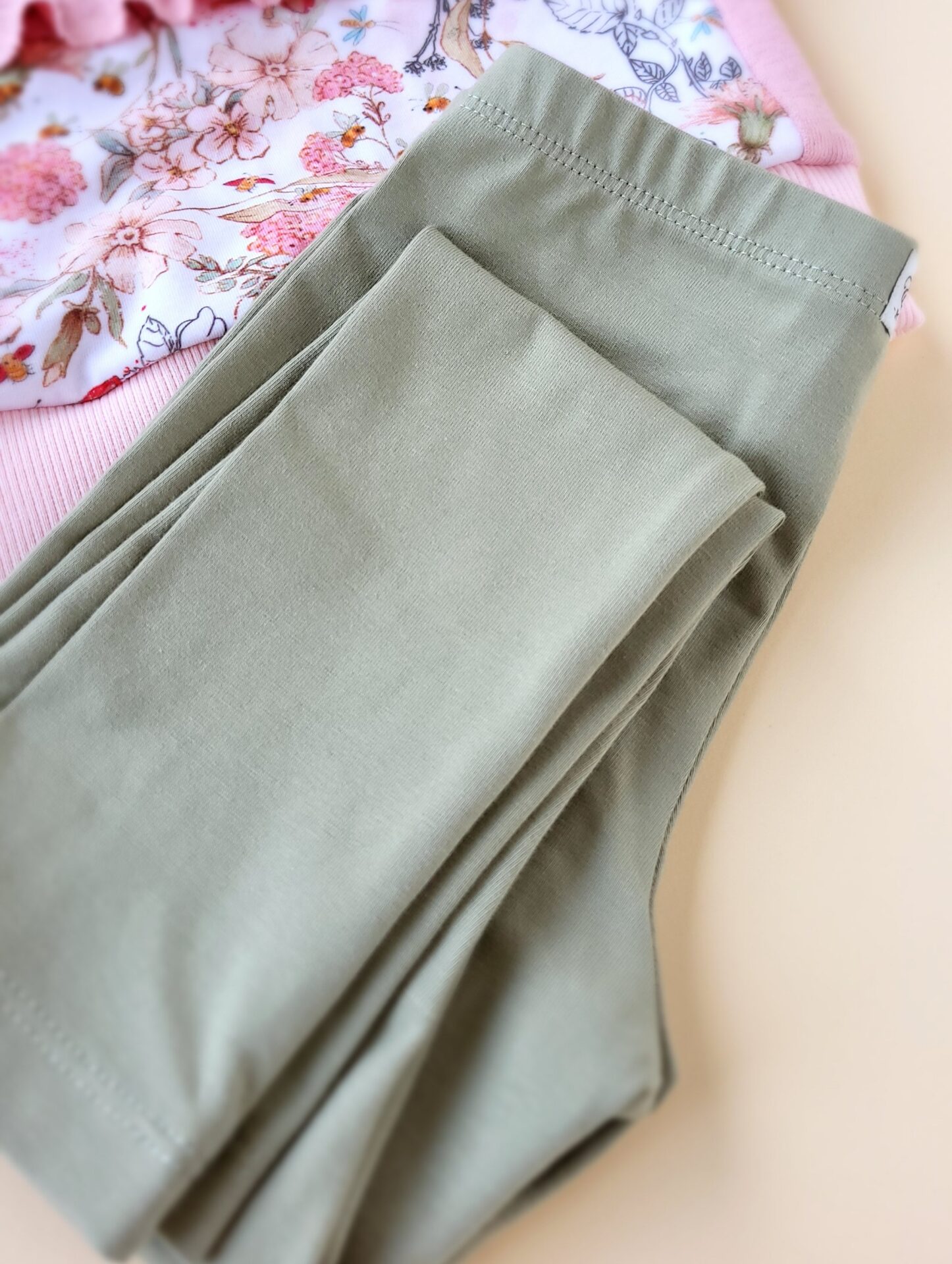 Leggings Helle Olive Gr. 110 – Bild 4