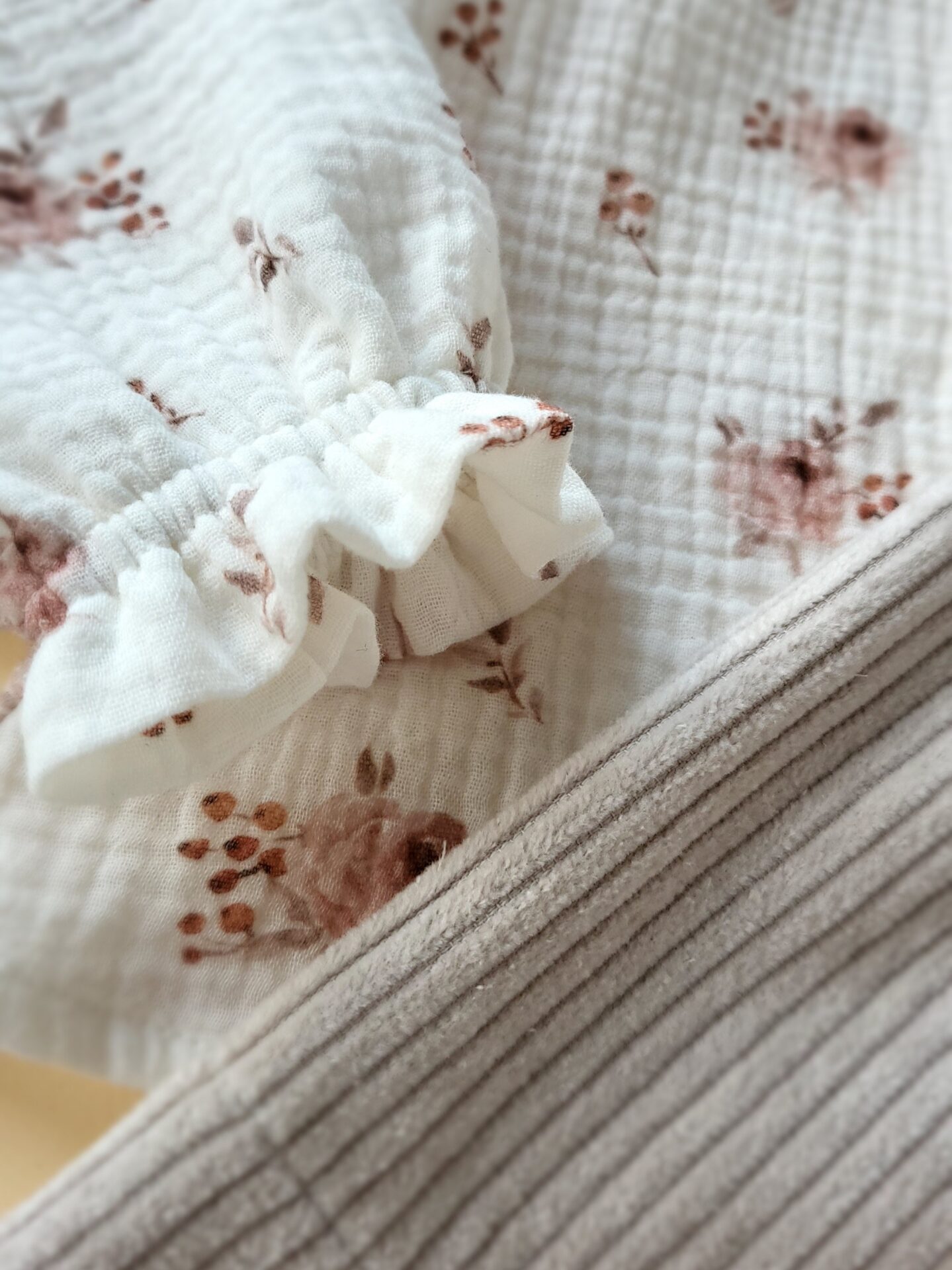 Kräusel-Tunika mit Halsrüsche Gr.122 – Bild 2