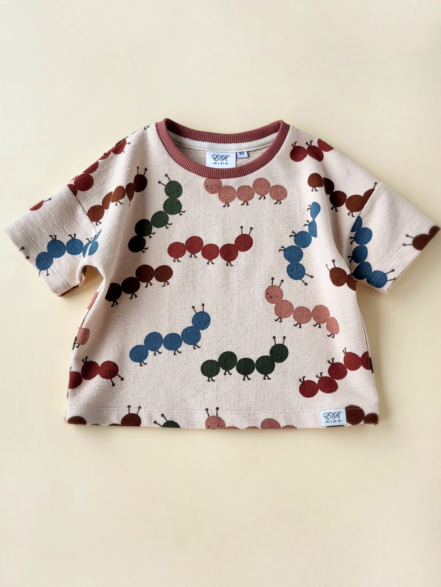 Oversize-Kurzarmshirt Raupen Gr. 56-152